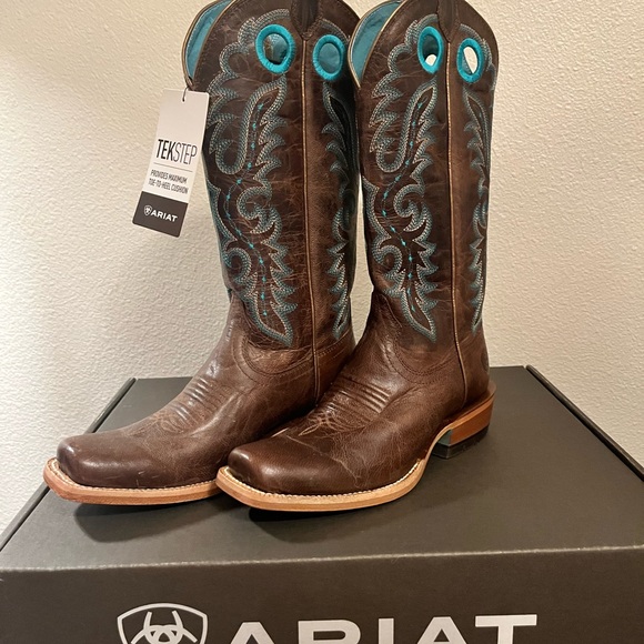 NIB - Ariat Women’s Turquoise/Brown Western Boots, Size 7 (boot jack included) - Picture 6 of 10